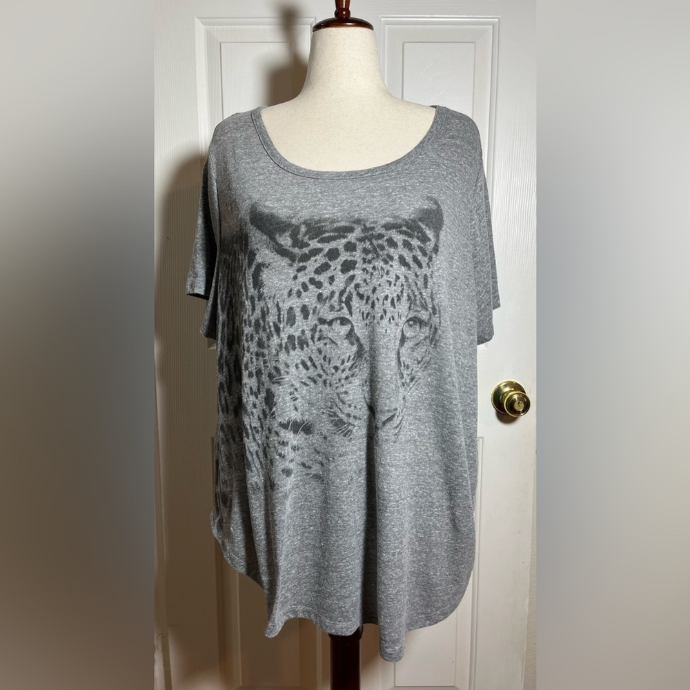 Lane Bryant Women’s Gray Leopard Graphic Tee